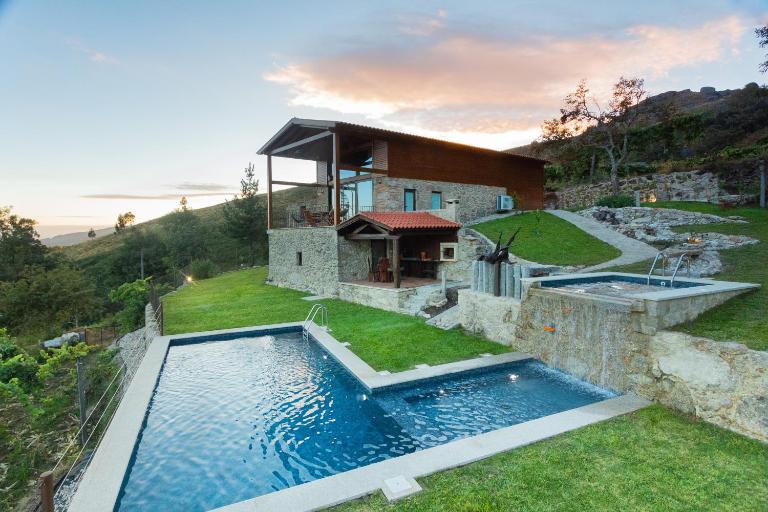 HUGS Nature Retreat Heated Pool & Jacuzzi - B&B Vila Verde