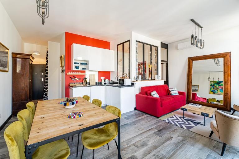 T2 Chic, Vue Vieux-Port et Notre Dame, Atypique, Calme, Clim, 48M2, Accès autonome avec code - B&B Marsiglia