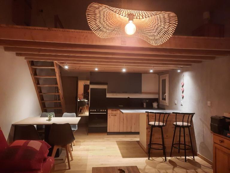 Studio 40 m 2 près St Guilhem le désert et rivière - B&B La Boissière