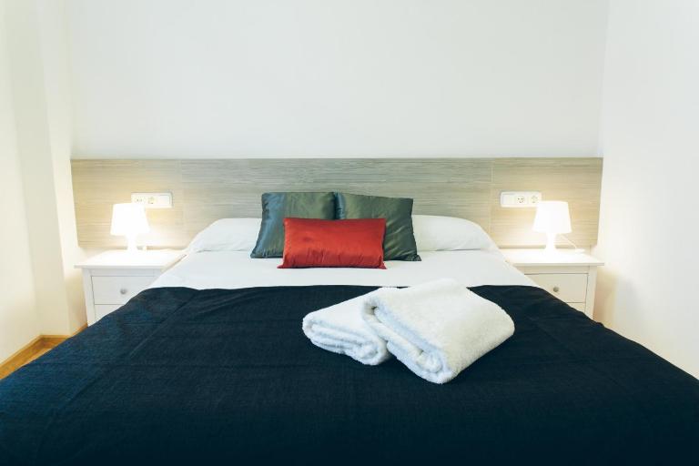 The Lucky Flats - Artilleros - B&B Alicante