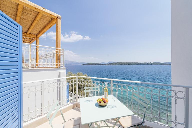 Greek Beach House Complex A7 - Chambres d'hôtes Nydri