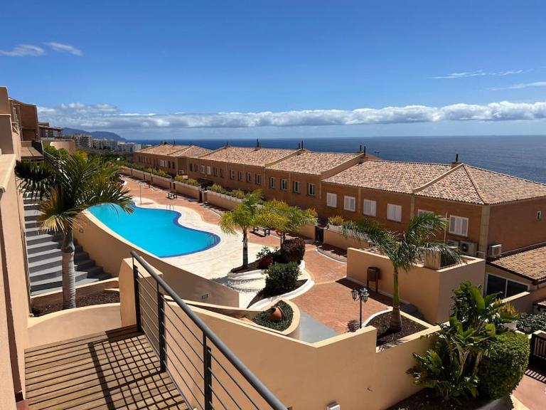 Casa Adosada de lujo con piscina y vistas al mar - Chambres d'hôtes Santa Cruz de Ténérife