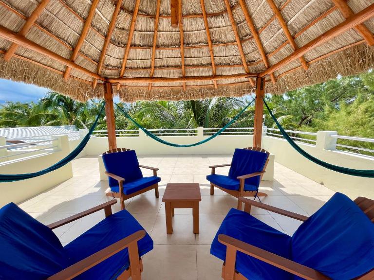 Caribbean Sunrise Villa - B&B Caye Caulker