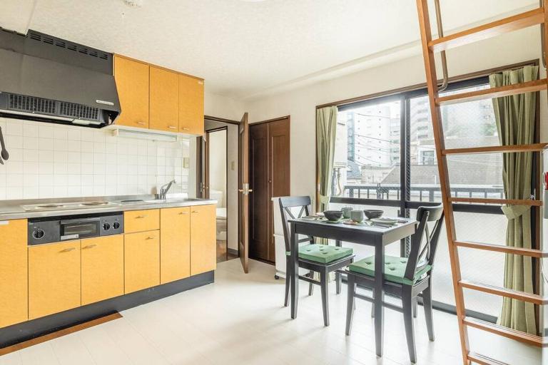 PAPA301 - B&B Tokio