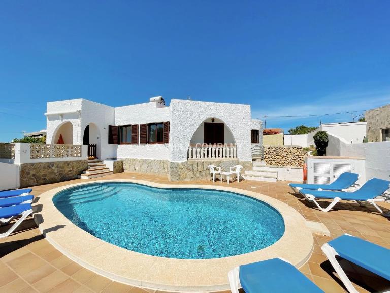 Villa FLEUR - Bed and Breakfast Cala'n Porter
