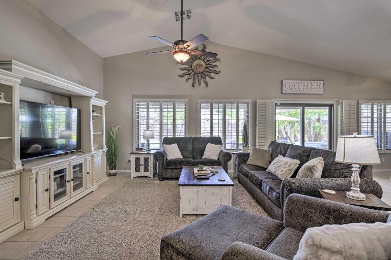 Pool, Hot Tub & Patio: Mesa Oasis Desert Getaway - B&B Mesa