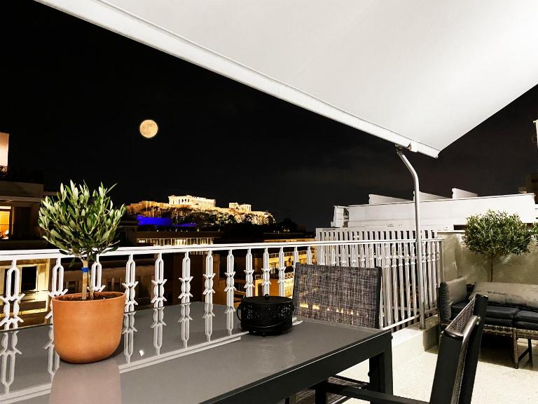 Parthenon and Syntagma square view apartment - B&B Atene
