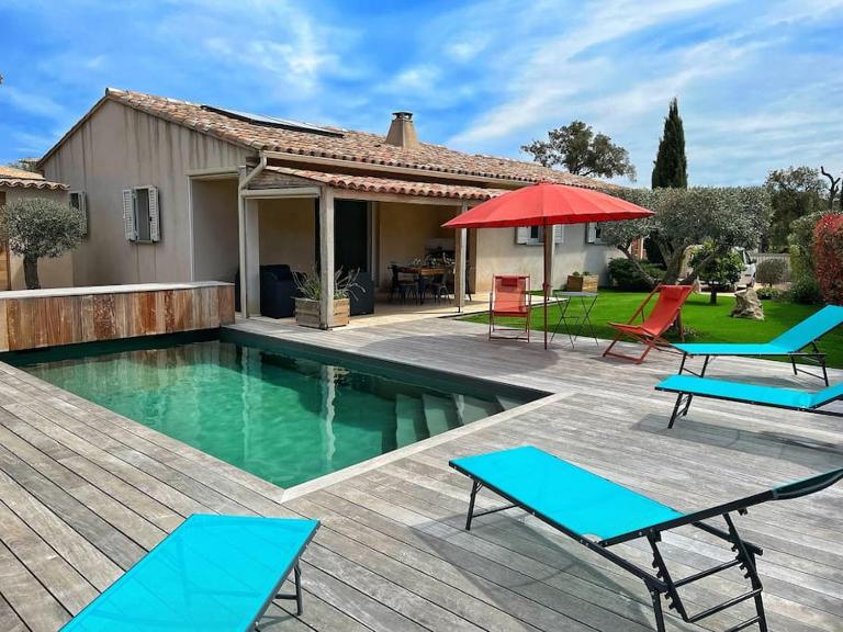 Villa avec piscine privée à Sainte Lucie - Chambres d'hôtes Sainte-Lucie de Porto-Vecchio