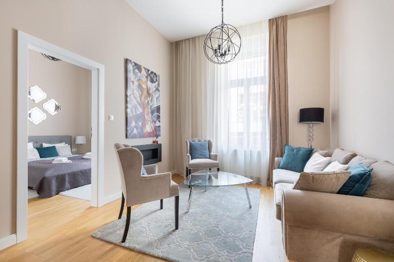 Lovely 2-bedroom apartment at the Vaci Street - B&B Budapest