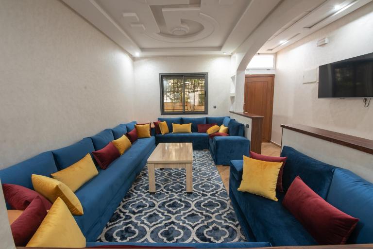 Adam's Apartments,Self CheckIn 6 Mins to Beach Downtown Fiber Optic WiFi Free Parking Same Rules as Hotels - B&B Agadir