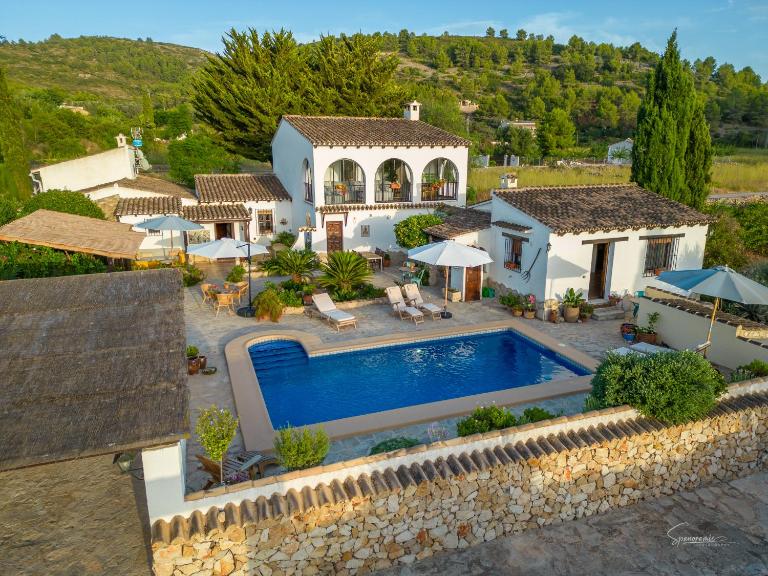 Casa Llibertat boutique stay with spa - B&B Lliber