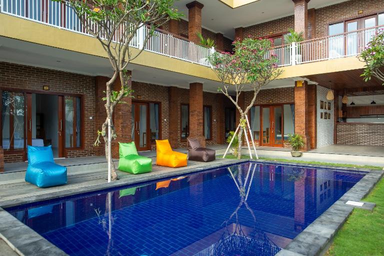 Frangipani House and Spa by ecommerceloka - B&B Canggu