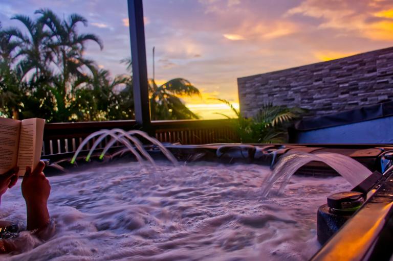 Ka Hema - Maison entière avec Jacuzzi et vue sur mer - B&B Saint-Joseph