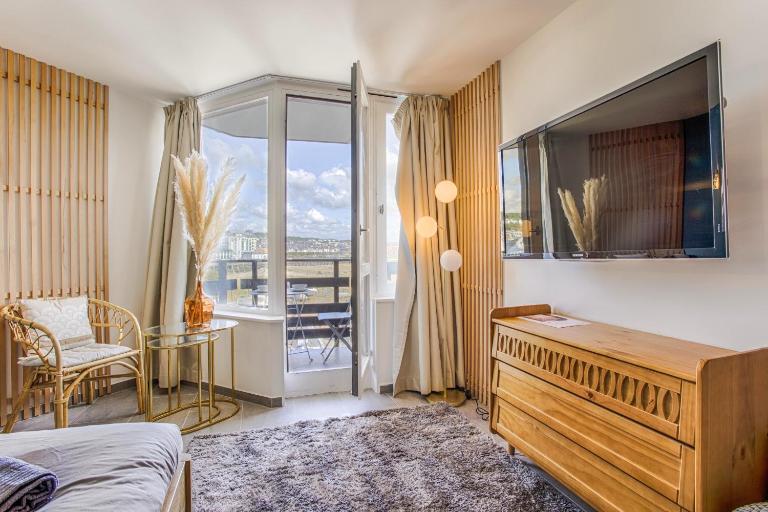 LA REV'RIE - vue sur mer avec balcon - B&B Deauville