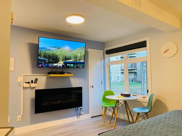 A Romantic Studio with Full Kitchen & AC-141 - B&B Canmore