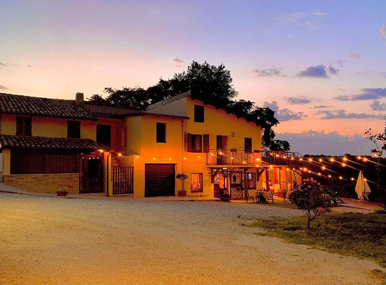 Chiaraluce Country House - B&B Massignano