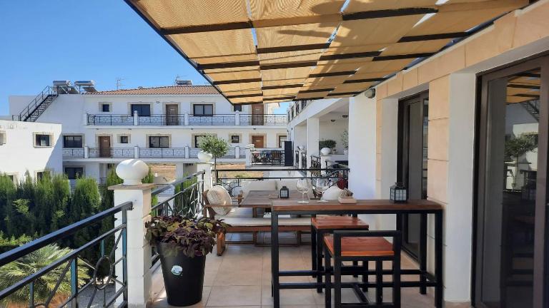 Paramount Gardens Resorts C201 - Chambres d'hôtes Larnaca