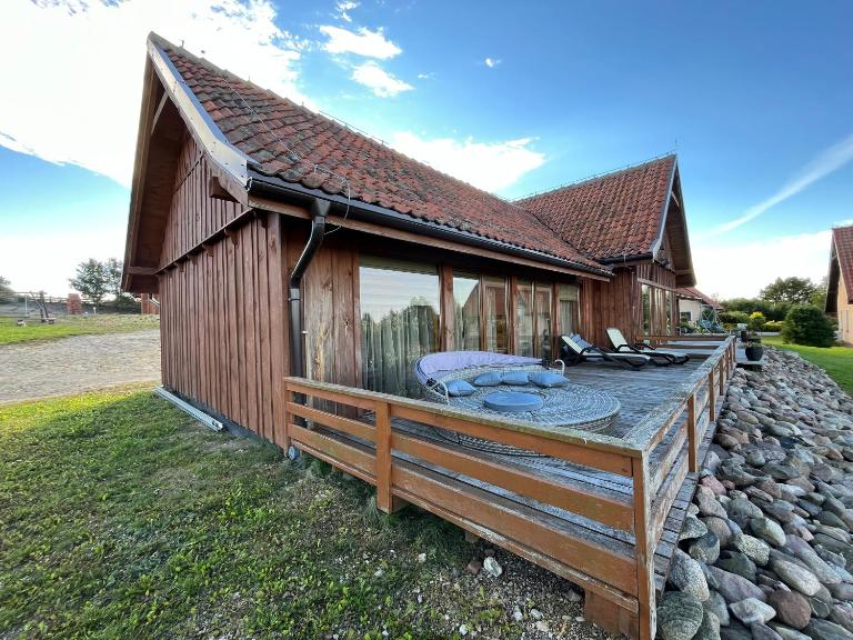 DREWNIANY DOM NA WZGÓRZU - B&B Świątki