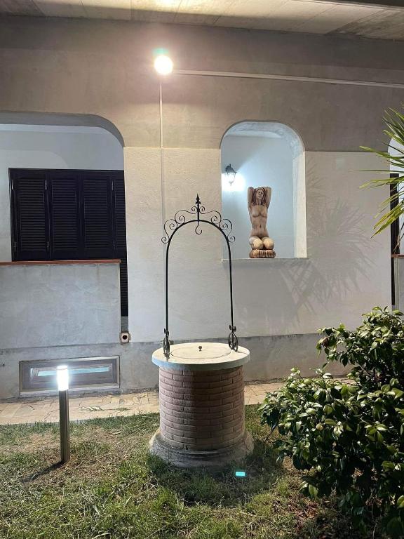 Villa Lidia & Attico degli artisti, free pets , giardino recintato e attrezzato - B&B Minturno