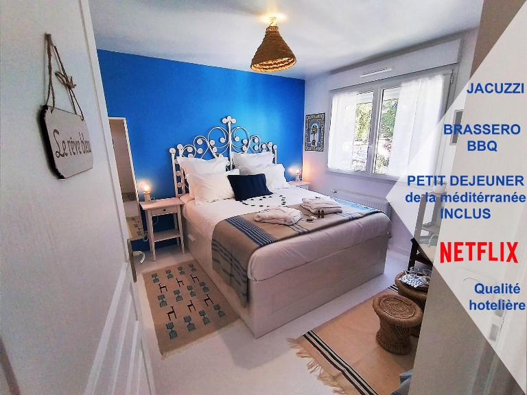 Dream of Mediterranean house, Jacuzzi, BBQ, Délices ensoleillés - B&B Sartrouville