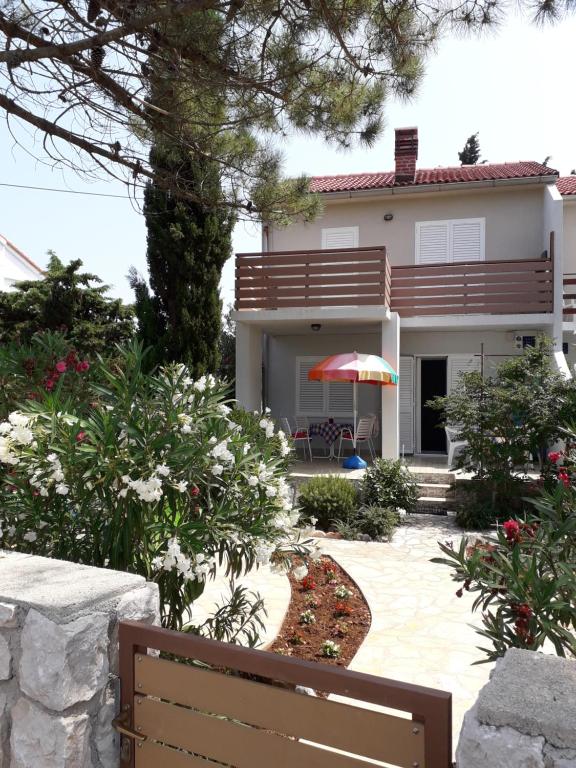 Holiday Home Novalja - B&B Novalja