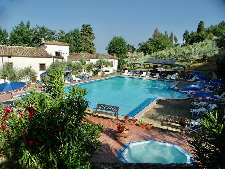 Villa Farmhouse with swimming pool in Chianti - B&B Grassina