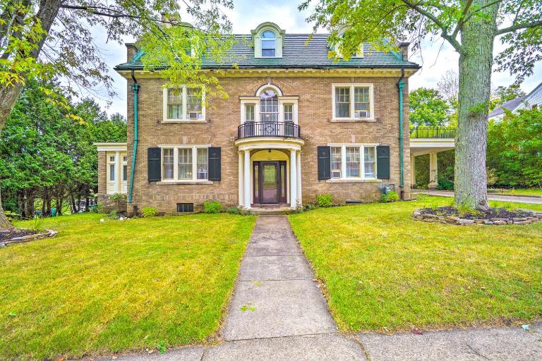 Charming Historic Home ~ 1 Mi to Dtwn Olean! - Chambres d'hôtes Olean