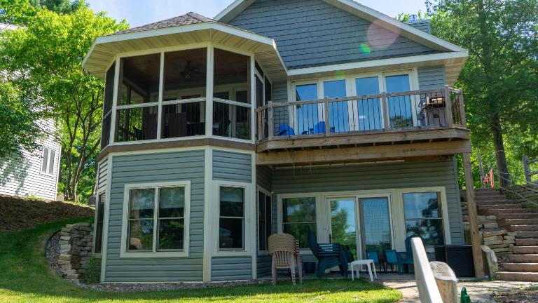 Lakefront Home 4 Bedroom 4 Bath Sleeps 12 - Chambres d'hôtes Waupaca