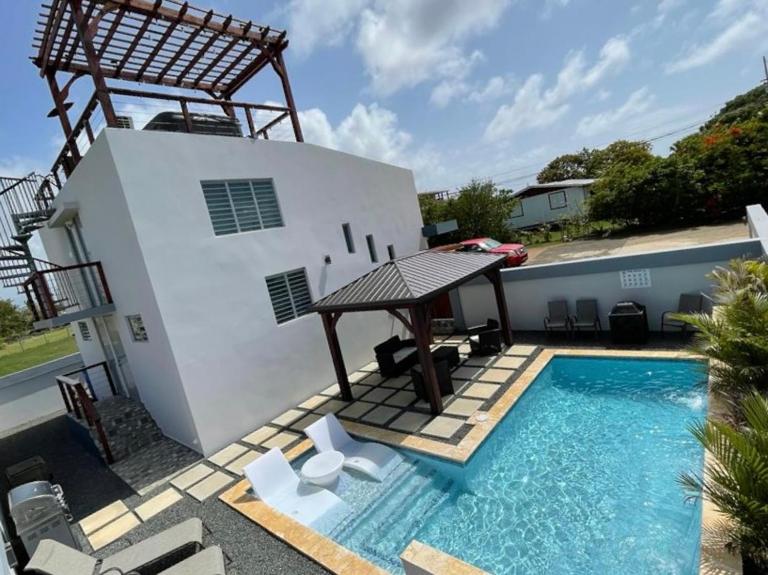 Sunset Coast Loft & Rooftop - B&B Aguacate