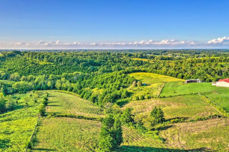 Welcoming Kentucky Home w/ Sprawling Views! - B&B Corinth