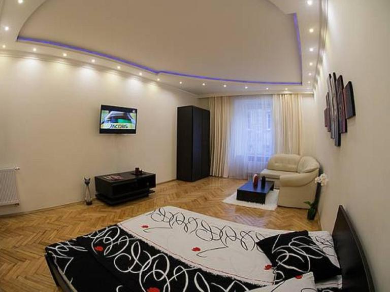 1 minute to Rynok Square - B&B Leopoli
