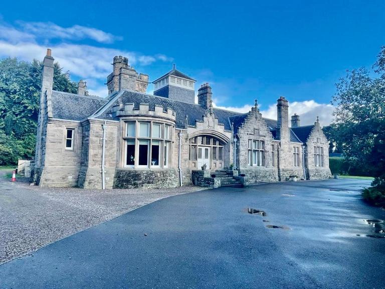 Serviced Accommodation Moray - Lesmurdie House No 2 - B&B Elgin