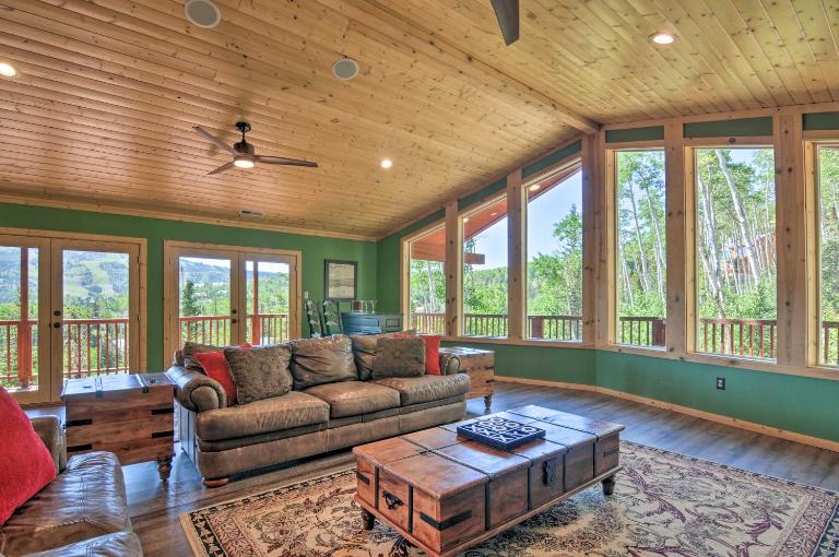 < 1 Mi to Brian Head Resort: Mtn-View Gem w/ Deck - B&B Brian Head