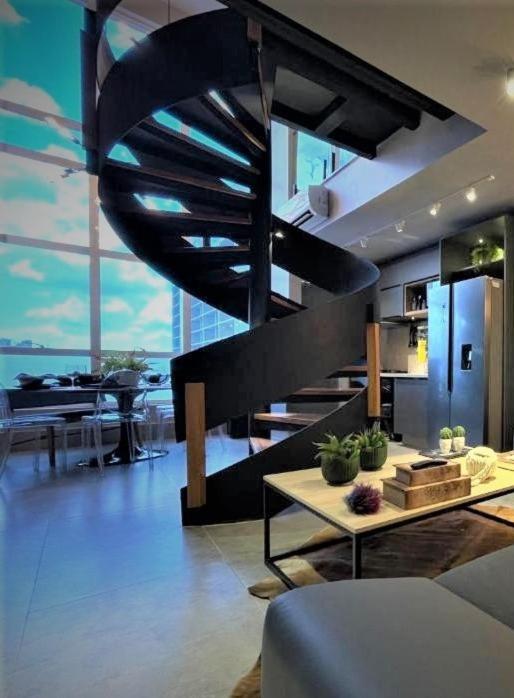 Apto Duplex Manhattan com suítes casal, solteiro e Reversível - B&B Goiânia