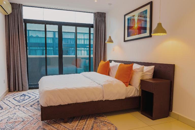 The Avery, 2 Bed Duplex Apartment at Embassy Gardens - B&B Accra