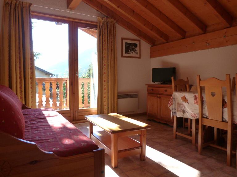 Appartement pour 6 au centre de Lanslevillard, proche des pistes avec balcon et WIFI - FR-1-508-15 - B&B Lanslevillard