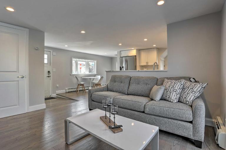 Long Island Home Near Beaches & Golf - B&B Bellmore