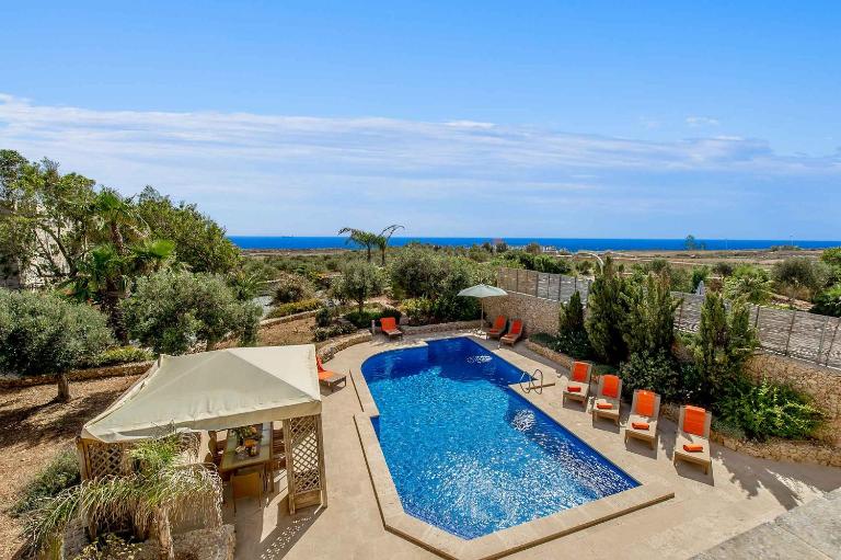The Almonds Luxury Villa - B&B San Lawrenz