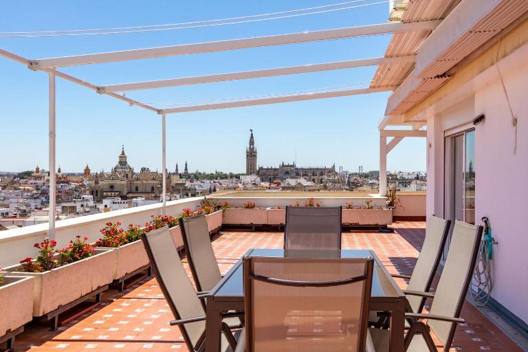 City Center Deluxe Sky View by Valcambre - B&B Sevilla