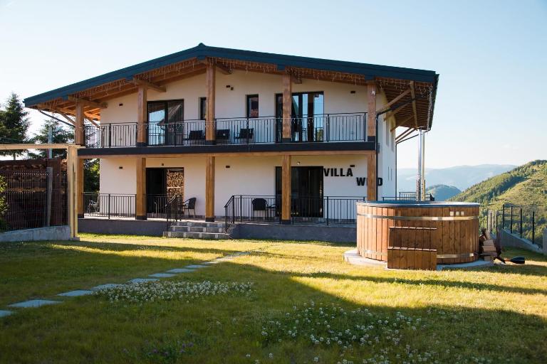 Villa Wild Rooms - Ferienwohnung Târgu Jiu