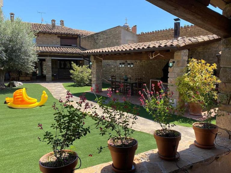 Casa rural CAL SERRA - B&B Alentorn