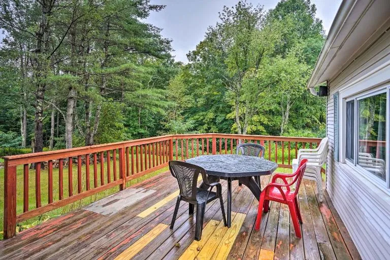 Secluded Getaway < 10 Mi to Saratoga Springs! - Chambres d'hôtes South Corinth