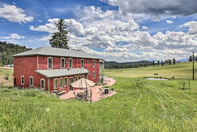 Mtn View + Group Ready: Conifer Home on 100 Acres! - B&B Conifer