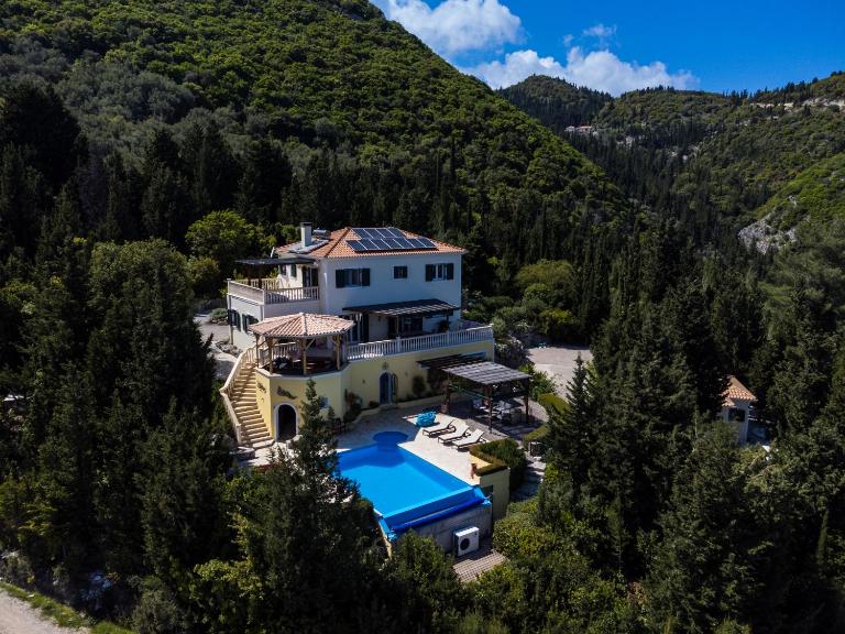 Villa Gabriella Lefkada - Chambres d'hôtes Vavkerí