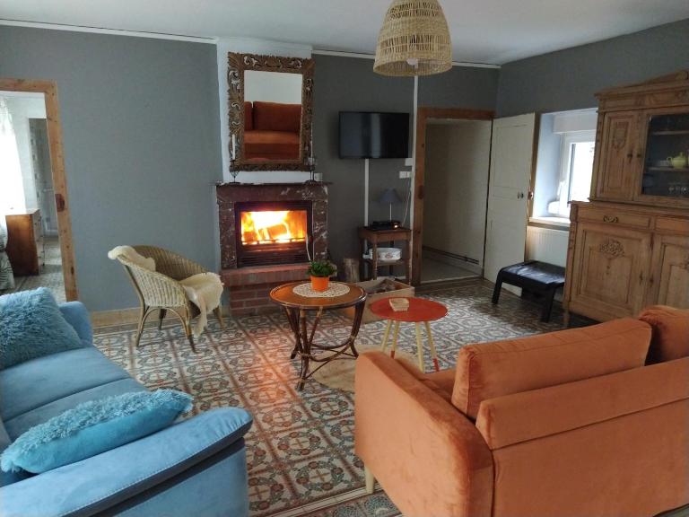 Charmante maison avec cheminée, grand jardin et boxe chevaux - Ferienwohnung Saint-Hilaire-sur-Helpe