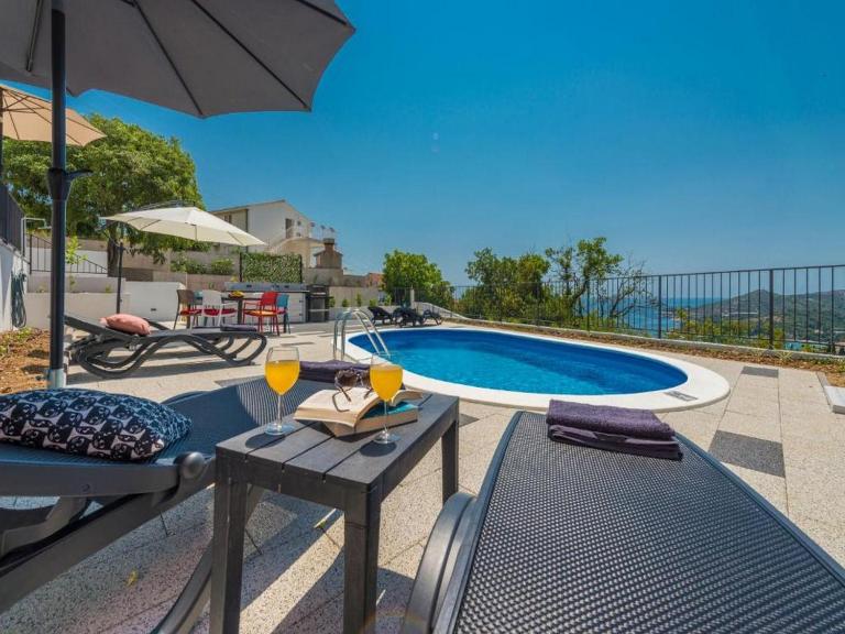 Family Holiday Home Nest - B&B Mlini