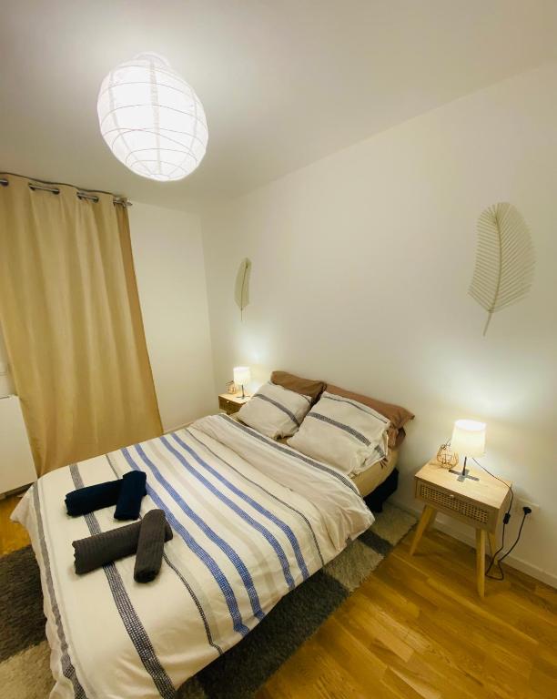 Résidence Eden, T2 Confort, à 10 mins du centre de Paris, Parking - Bed and Breakfast Asnières-sur-Seine