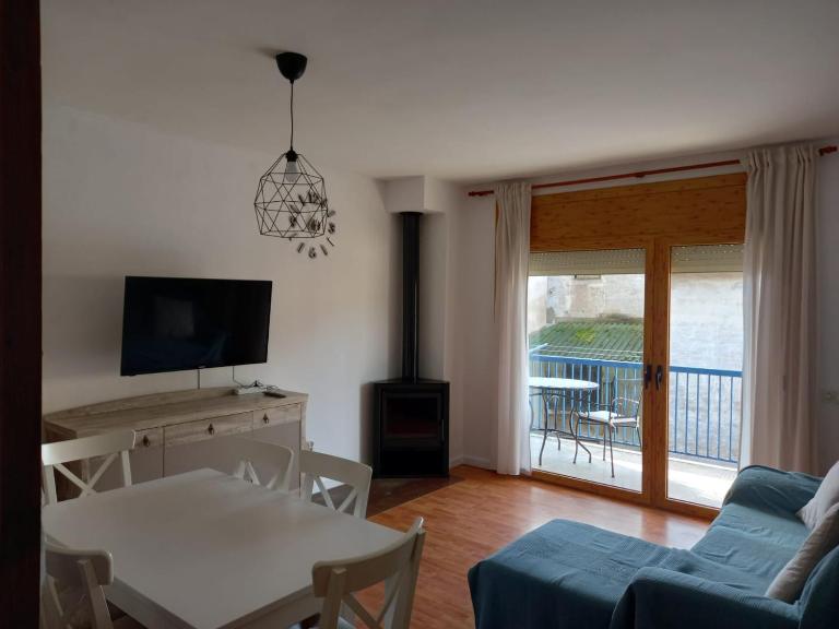 Pis Acollidor amb LLar de Foc, al Centre Camprodon - Ferienwohnung Camprodon