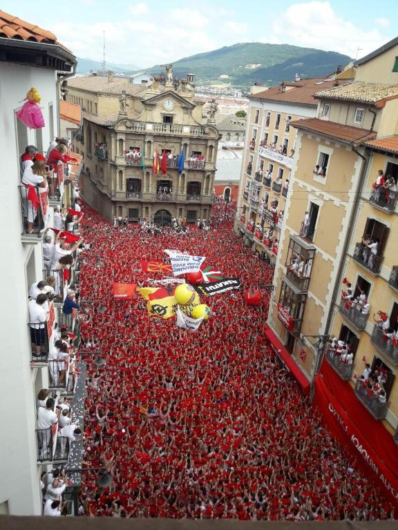 Atico en la Plaza del ayuntamiento - B&B Pamplona
