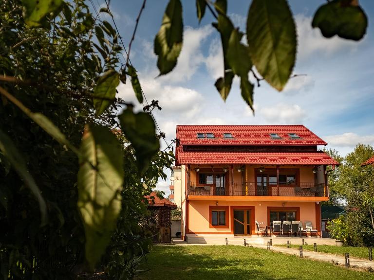 Pensiunea Eric - B&B Curtea de Argeş